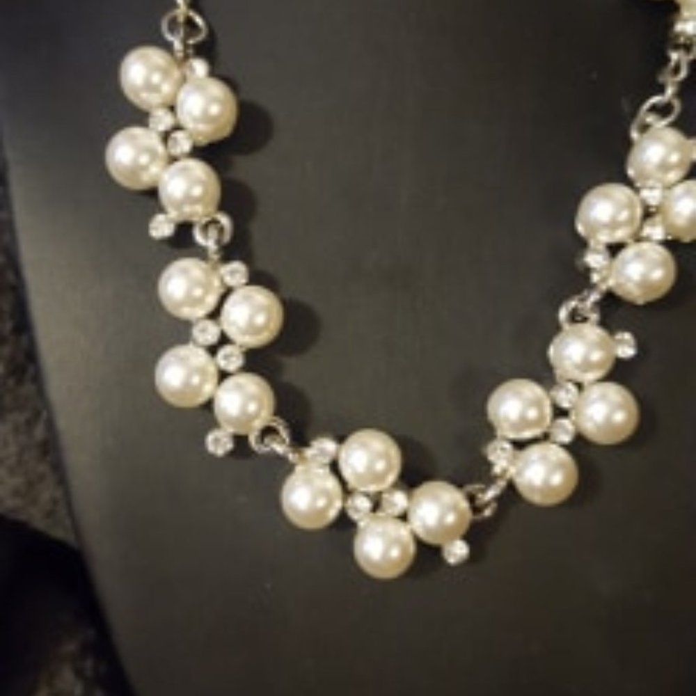 Pearl and Rhinestone Necklace/Bracelet Set J-65 - Picture 2 of 4